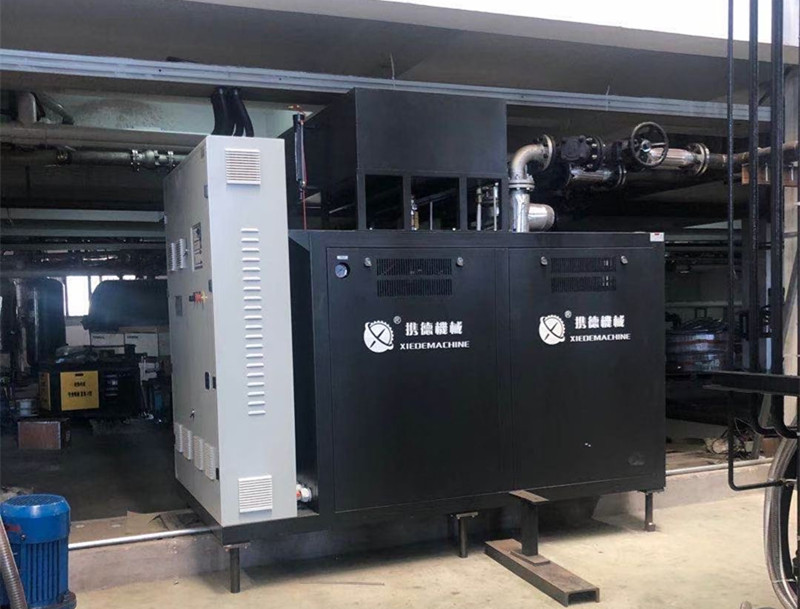 電加熱導熱油鍋爐具有低壓、高溫的特性,是一種新型環(huán)保工業(yè)爐。