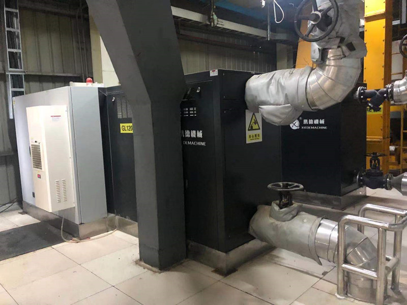 電加熱導熱油鍋爐具有低壓、高溫的特性,是一種新型環(huán)保工業(yè)爐。